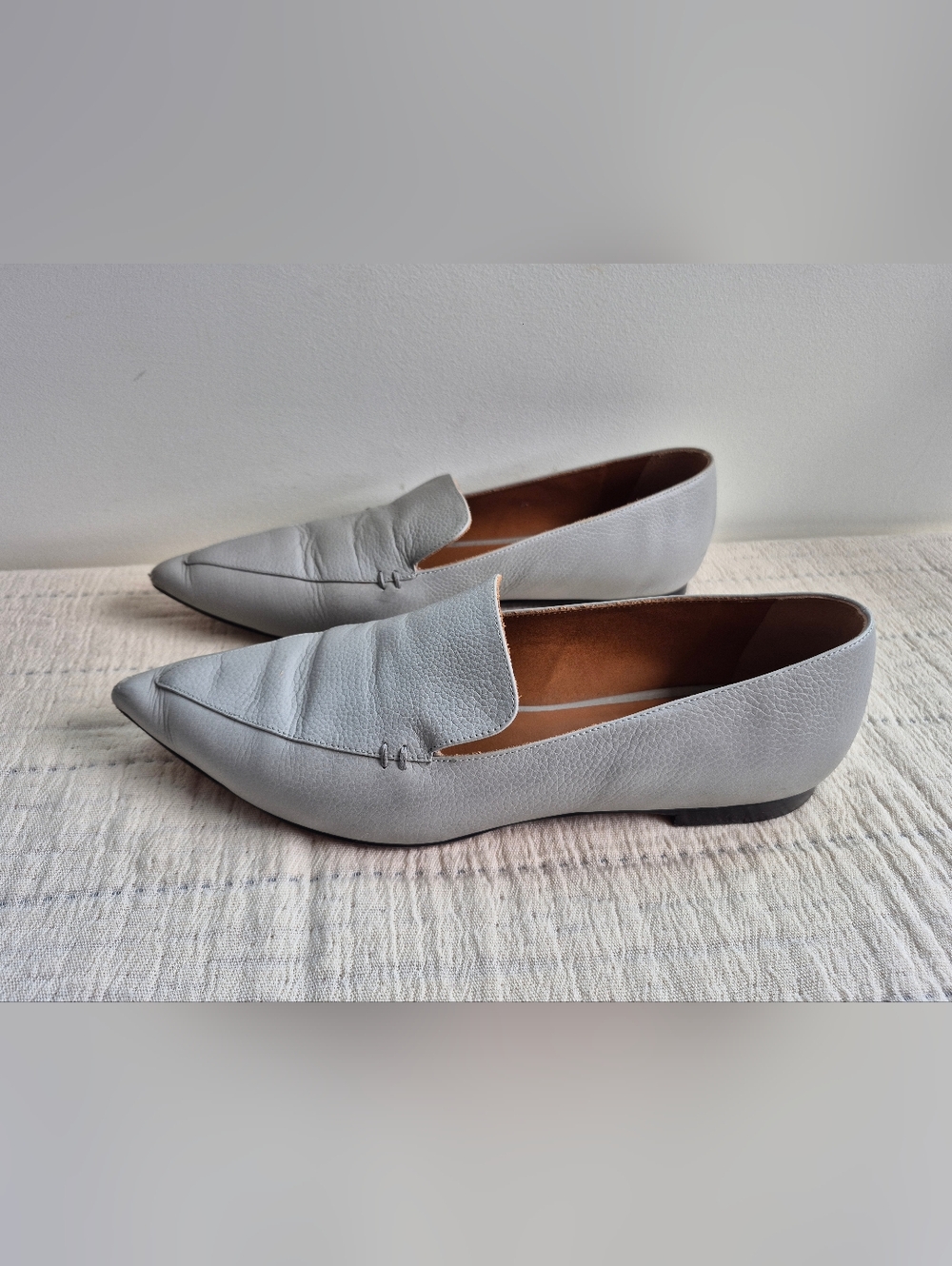M.Gemi Italian Leather Point Toe Flats In Grey Size 40.5 9.5 - Picture 2 of 7